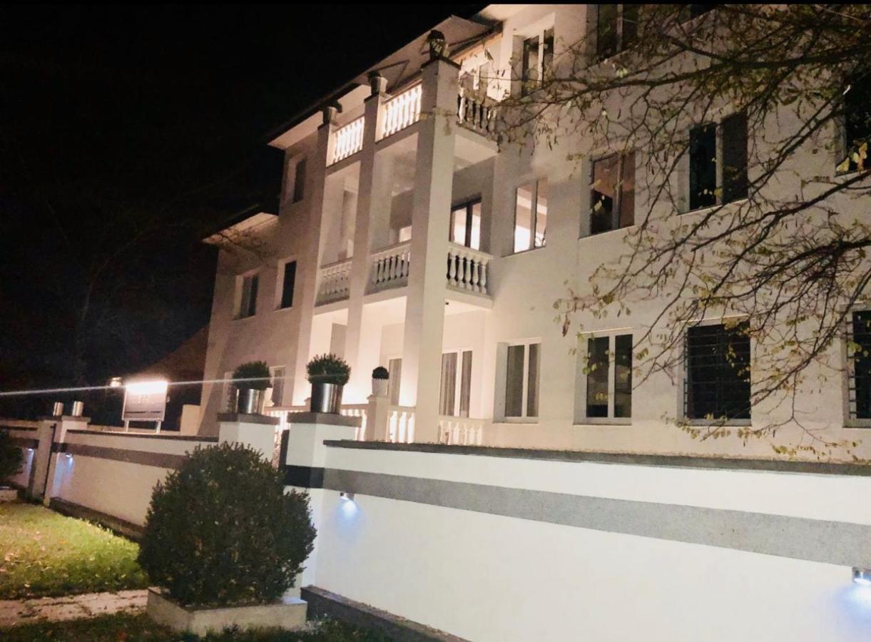 Park Apart Hotel Gatower Str. Βερολίνο Εξωτερικό φωτογραφία